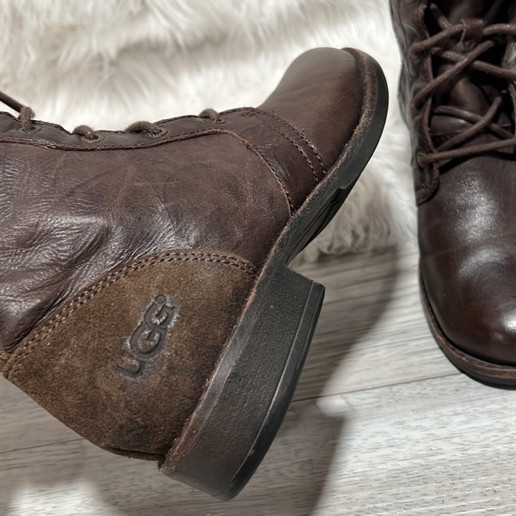 UGG MAAVERIK LODGE BROWN TEXTURED LEATHER BUCKLE BOOTS, WOMEN US 6 - Picture 3 of 10